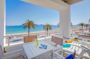Beachfront Apartment Sivella