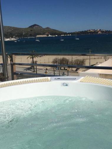 2 bedrooms appartement at Puerto de Pollenca 100 m away from the beach with sea view jacuzzi and terrace