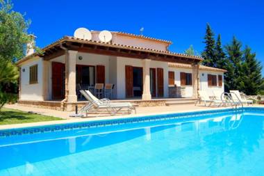 Beach Villa Can Carles