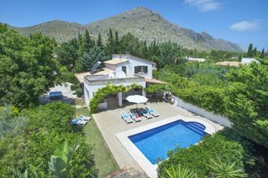 Villa Bocoris Walking Distance to the Beach