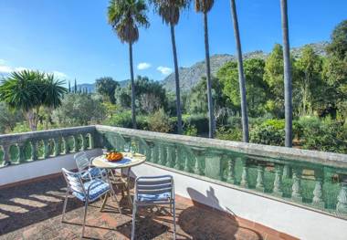 Relax in Surpreme Villa La Font with Big Pool