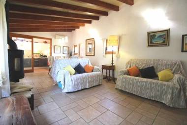 Can Gató den Vives casa para 4 con piscina