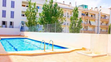 Beautiful apartment recently renovated with wifi and A c