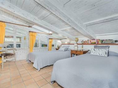 Beautiful country house set on a hilltop with views of the Sierra de Tramuntana