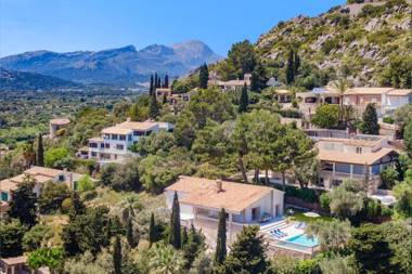 Luxury villa in Pollença with pool and sea views for 12 guests