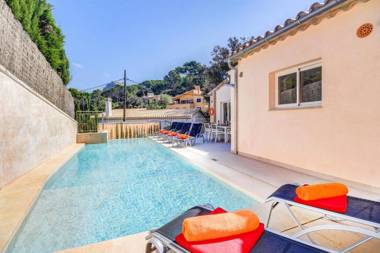 Villa Zaragoza by Villa Plus