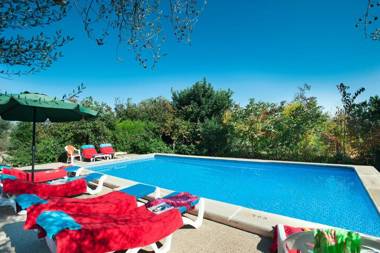 Villa Garriguer by Villa Plus