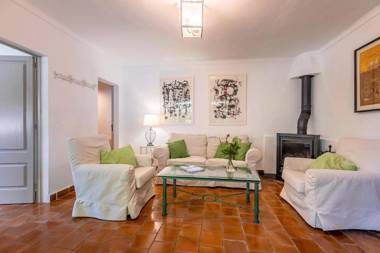 Villa Rafaleta by Villa Plus