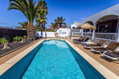 Villa Del Sol - LH133 By Villas Now Ltd