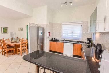 Casa Flamingo - LH106 By Villas Now Ltd