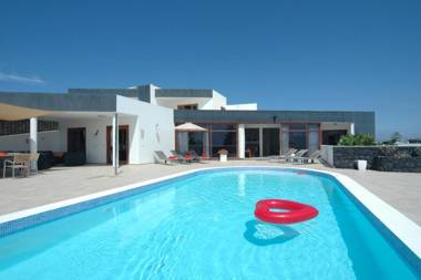 Villa Montana baja - A Stunning 7 Bedroom Villa - Perfect For Large Families And Friends