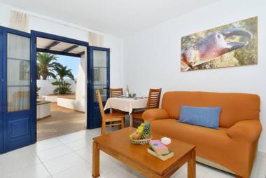 Impeccable 2-Bed Apartment No 2 in Playa Blanca