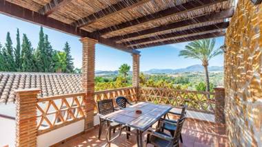 Casa La Vina del Arenal Pizarra by Ruralidays