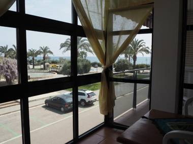 Apartamento con balcón ideal familias. vista mar