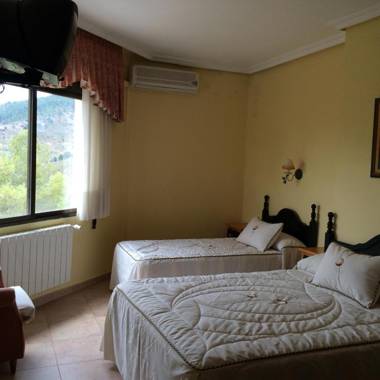 Almenara Hostal Restaurante