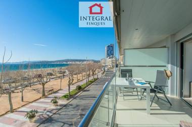 Palamós BeachFront Apartment