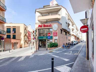 Modern Apartment in Palamós with Balcony