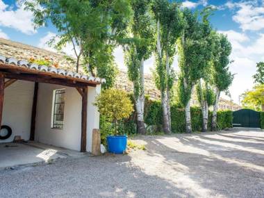 Cozy Cottage in El Padul with Swimming Pool