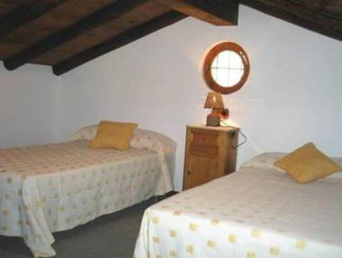 Cozy Cottage in El Padul with Swimming Pool