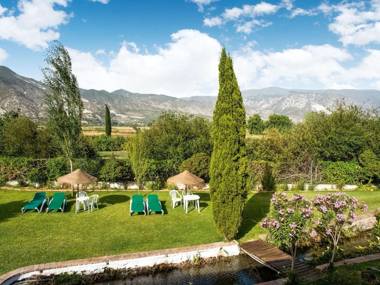 Cozy Cottage in El Padul with Swimming Pool