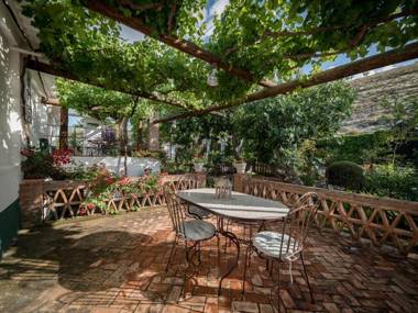 Rustic Cottage in El Padul only 20 Minutes from the City Centre