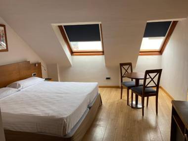 Duerming Longoria Plaza Hotel