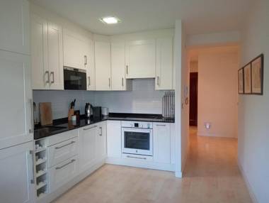 Surf And Art Apartment