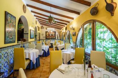 Hotel Rural Albamanjon