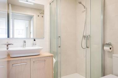 Espectacular apartamento moderno y acogedor-bajo