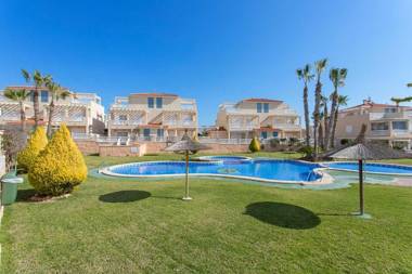 HE Zenia Mar