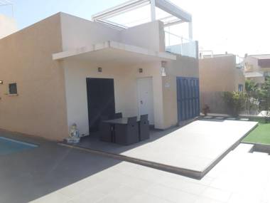 Villa with pool La Zenia