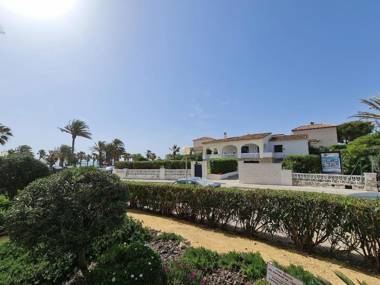 Villa on the beach Playa Flamenca