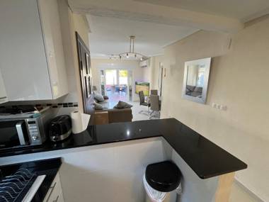 VillaMartin Ground Floor Poolside Apartment 2 bed