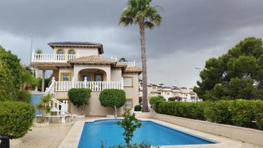 Costa-Blanca-Poolhaus