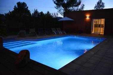 Villa Sitges Maria Sunny Oriented SW AC Confortable High Quality 5 star guest coments