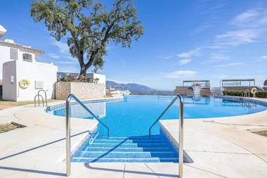 Apt Mairena Forest sea view & pool