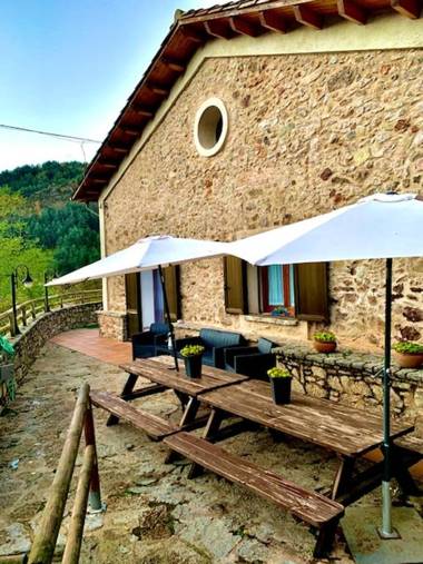 4 bedrooms house with terrace and wifi at Ogassa