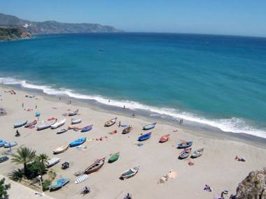 Carabeo 99 - Sleeps 4