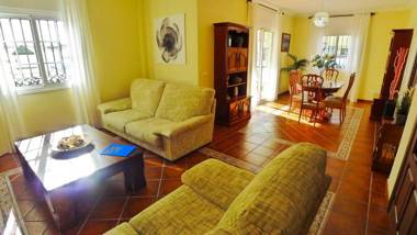 R1044 - Villa Karina