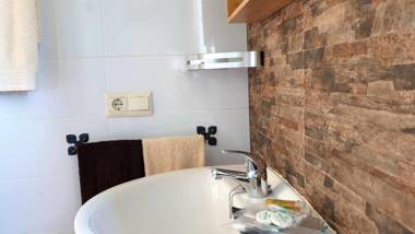 Casa de dos habitaciones con piscina privada en Cabañeros