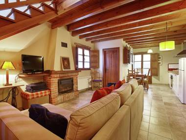 Spacious Cottage in Nava with Swimming Pool