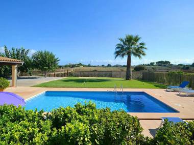 Cozy cottage with private pool 3 km from the sandy beaches of Can Picafort
