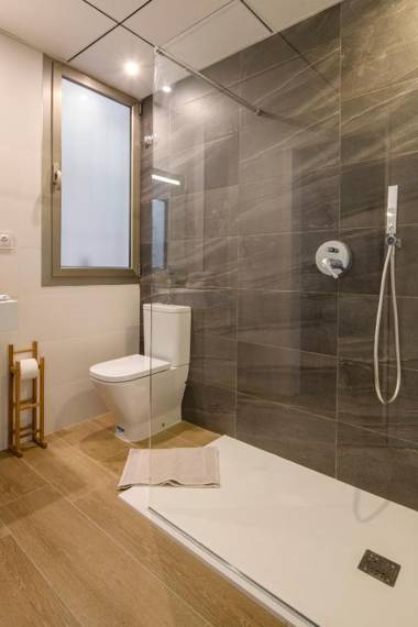 Romea Suites