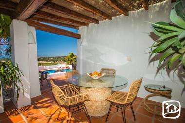 Abahana Villas Mistral