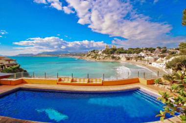 El Portet - beachfront holiday home with private pool in Moraira