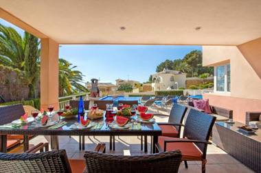 3381 Villa Angela Flores