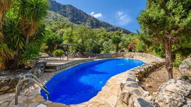 Cortijo y Estudio Montecorto by Ruralidays