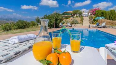 Villa Luz de Luna Guaro by Ruralidays