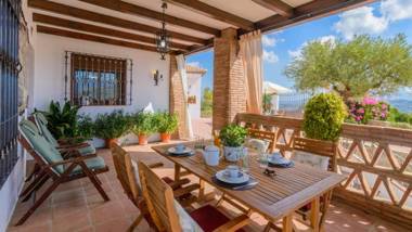 Villa Luz de Luna Guaro by Ruralidays