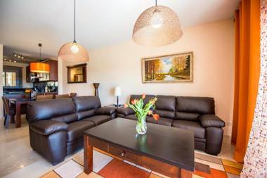 Malibu Mansions Condo 1 by Rafleys